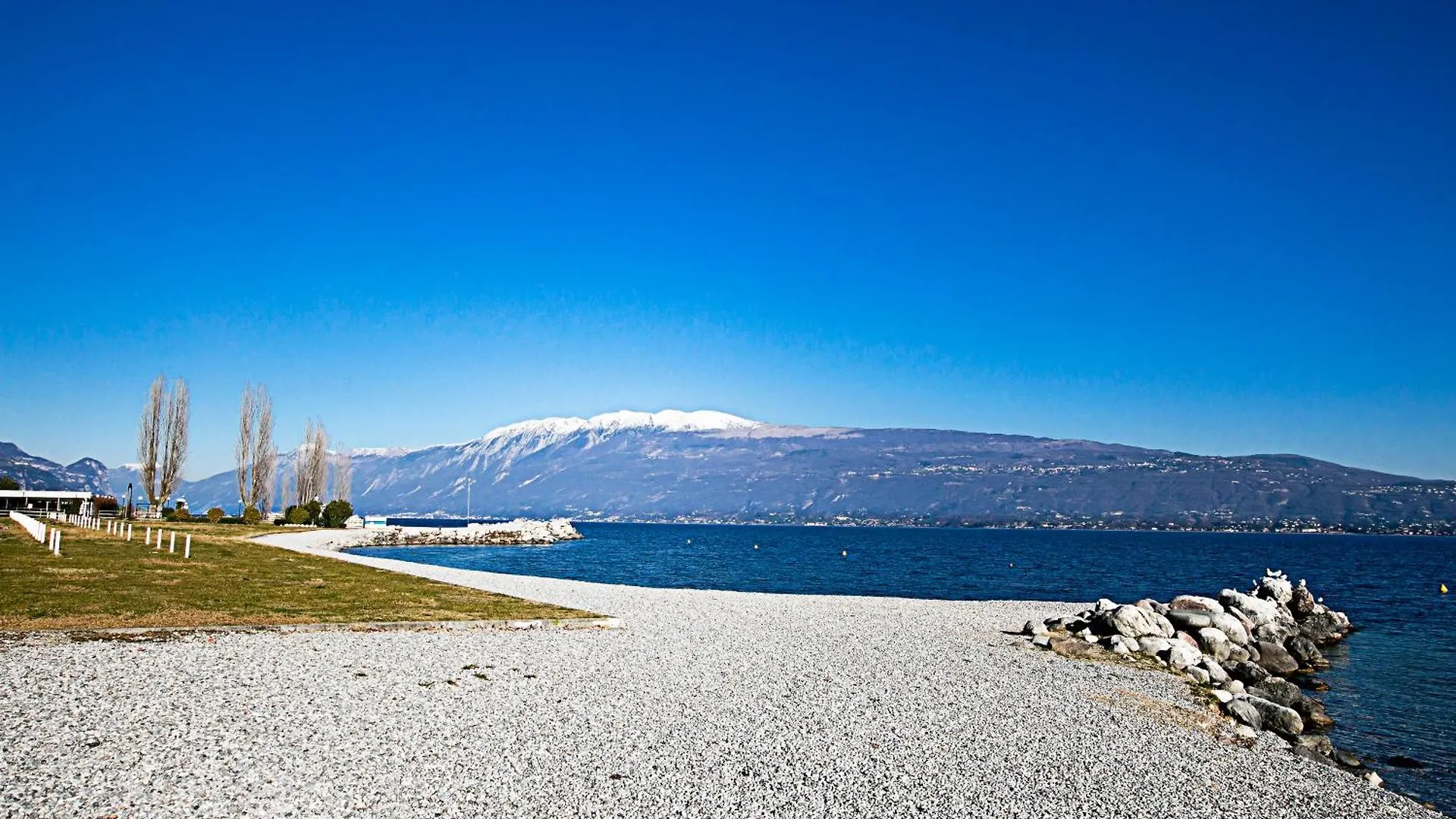 Borgo Degli Ulivi Shared Pool - 200M Lake - Happy Rentals Toscolano Maderno Apartment