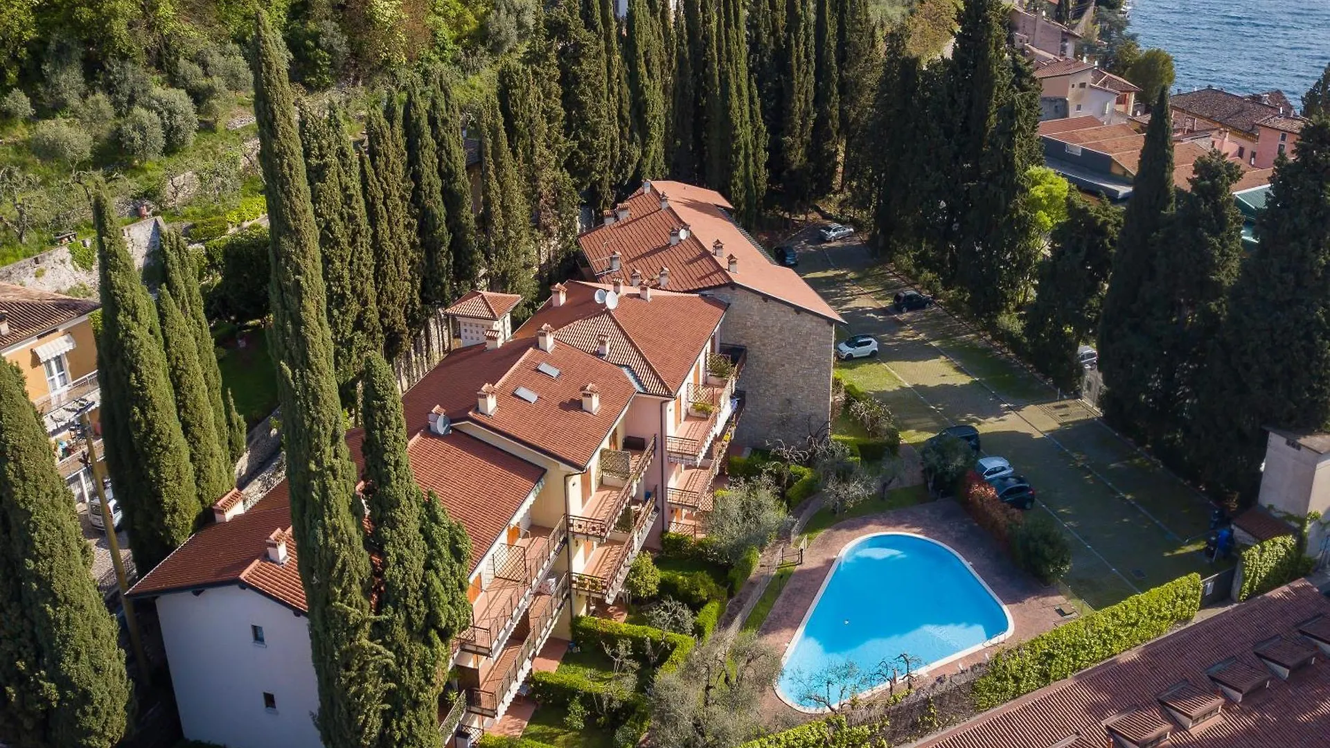 Apartment Borgo Degli Ulivi Shared Pool - 200M Lake - Happy Rentals Toscolano Maderno