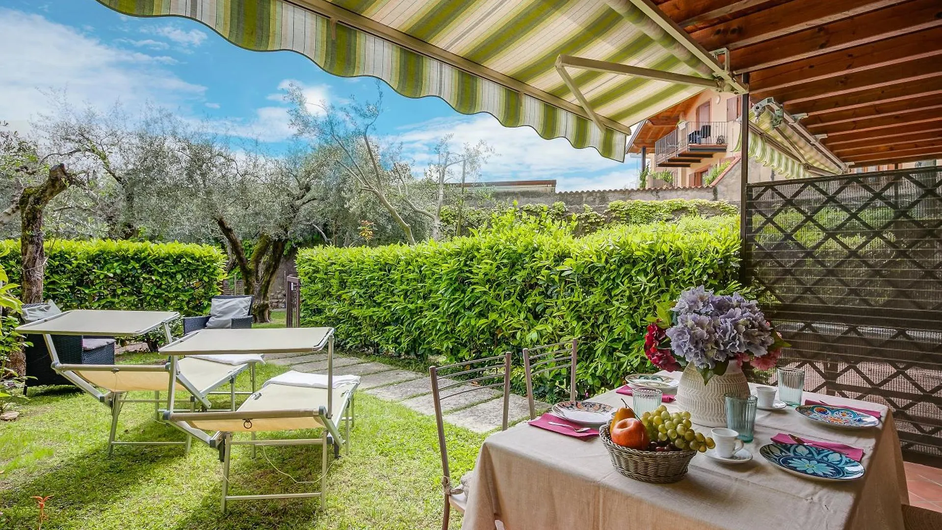 Apartment Borgo Degli Ulivi Shared Pool - 200M Lake - Happy Rentals Toscolano Maderno